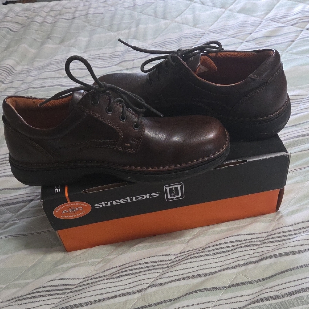 Brown Leather Oxfords with Broguing and Polished Finish